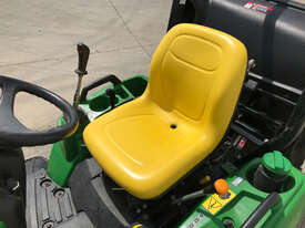 John Deere 1023E FWA/4WD Tractor - picture1' - Click to enlarge