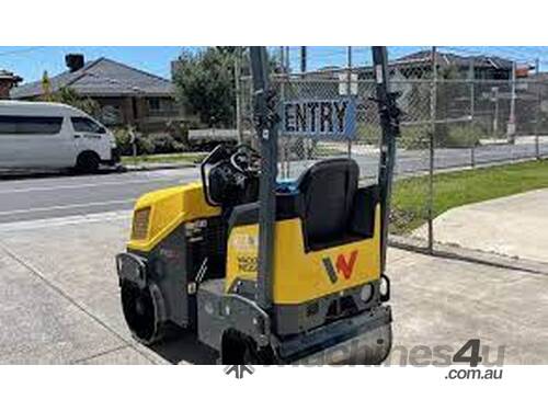 caption Tandem Roller