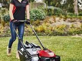 Lawn Mower HRU196M2 Buffalo Pro Engine - picture0' - Click to enlarge