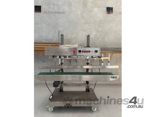 AUTOMATIC CONVEYOR HEAT SEALING MACHINE 