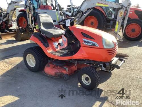 Kubota T2080