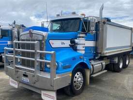 Kenworth T401 - picture1' - Click to enlarge