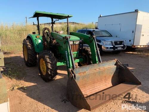 2014 John Deere 5065E