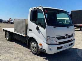 Hino 300 - picture0' - Click to enlarge