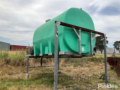 13,000L Skid Mounted Water Tank Spray Bar, On Stand Item Is In A Used Condition, No Lifting Faciliti