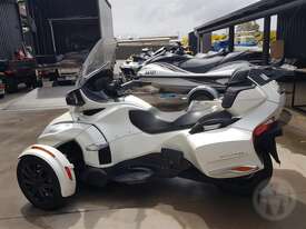 Can-Am Spyder Rt-s - picture2' - Click to enlarge