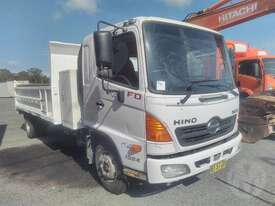 Hino 500 - picture0' - Click to enlarge