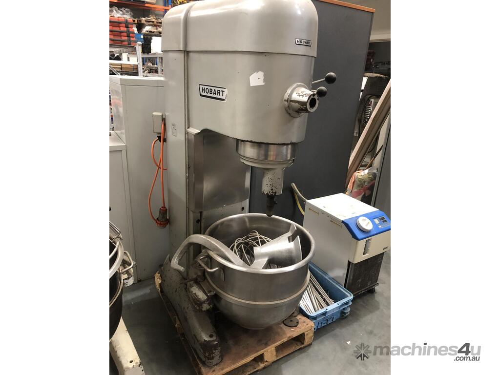 Used 1990 Hobart Hobart Dough Mixing Machine w Attachments Bakeware in