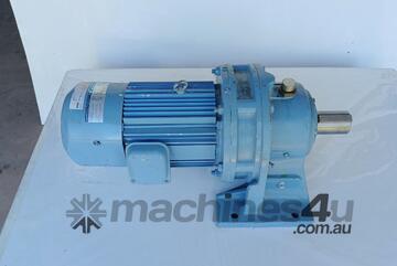 LLOYDS DEALS - Sumitomo 3.7 KW Reduction Drive TC-F/FB-5A Ratio 43 LLOYDS DEALS - Sumitomo 3.7 KW Reduction Drive TC-F/FB-5A Ratio 43