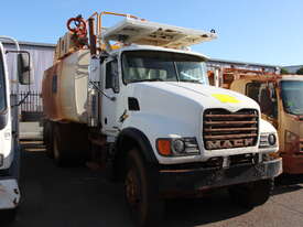 2007 MACK GRANITE CV713 WATERCART - picture0' - Click to enlarge