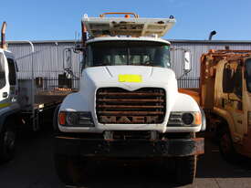 2007 MACK GRANITE CV713 WATERCART - picture0' - Click to enlarge