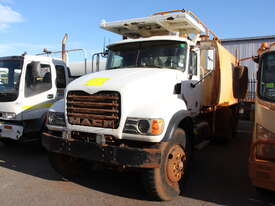 2007 MACK GRANITE CV713 WATERCART - picture1' - Click to enlarge