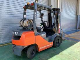 Toyota Toyota 2.5 Tonne Container Forklift - picture0' - Click to enlarge