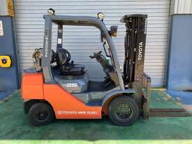 Toyota Toyota 2.5 Tonne Container Forklift - picture1' - Click to enlarge