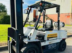 KOMATSU FG25 2.5T LPG FORKLIFT 3.7M LIFT - picture0' - Click to enlarge