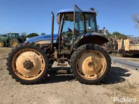 2008 New Holland TD95D Agricultural Tractor - picture1' - Click to enlarge