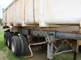 TRI AXLE SEMI TRAILER END TIPPER - picture0' - Click to enlarge