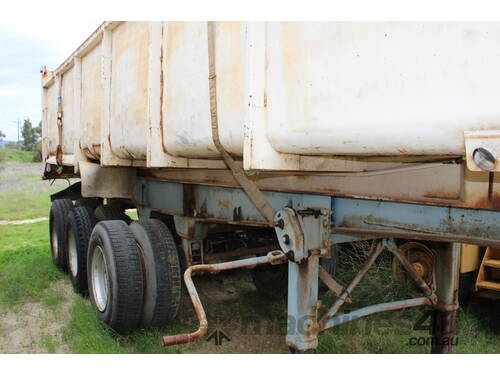 TRI AXLE SEMI TRAILER END TIPPER