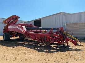 Grimme GT170 2 Row Potato - picture0' - Click to enlarge