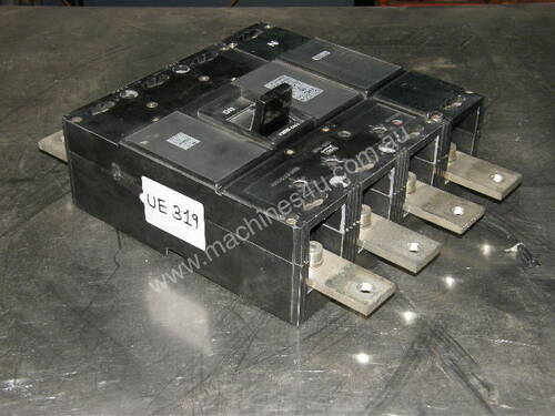 caption Terasaki TO-600BA Circuit Breakers.