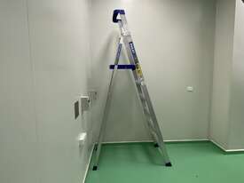 Bailey Aluminum Platform Ladder - picture0' - Click to enlarge