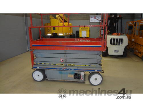 2012 Skyjack SJ3226 Narrow E/scissor lift with 10YT