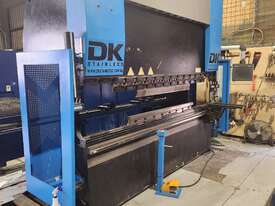 ZYMT ZYB SERIES 3.2m 125T Press Brake - picture0' - Click to enlarge