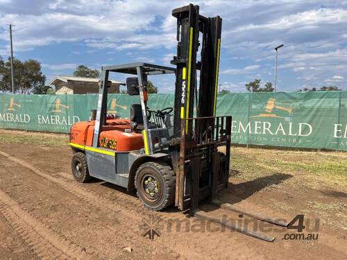 TCM FD50T FORKLIFT