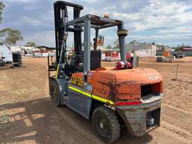 TCM FD50T FORKLIFT - picture2' - Click to enlarge