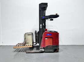 Raymond 740 DR32TT Electric Stock Picker - picture0' - Click to enlarge