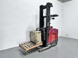 Raymond 740 DR32TT Electric Stock Picker - picture0' - Click to enlarge