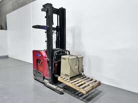 Raymond 740 DR32TT Electric Stock Picker - picture1' - Click to enlarge