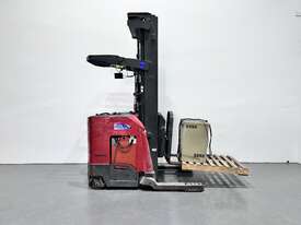 Raymond 740 DR32TT Electric Stock Picker - picture2' - Click to enlarge