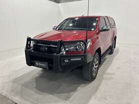2019 Toyota Hilux SR5 Extra Cab 4X4 Diesel - picture0' - Click to enlarge