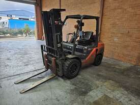 2019 Toyota 72-8FDJ35 Container Mast Forklift - picture1' - Click to enlarge