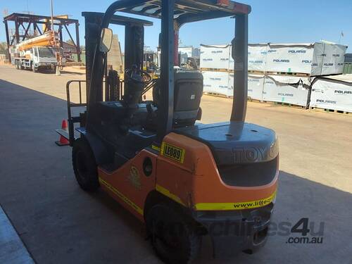 LIFT EQUIPT - 2.5T TOYOTA DIESEL FORKLIFT