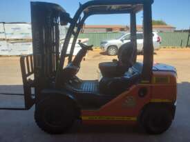 LIFT EQUIPT - 2.5T TOYOTA DIESEL FORKLIFT - picture0' - Click to enlarge