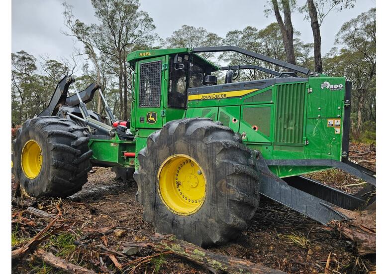 caption 2019 JOHN DEERE 848L II GRAPPLE SKIDDER