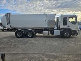 2017 Volvo FE 6x4 Side Loader Garbage Compactor  (Council Asset) - picture2' - Click to enlarge