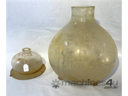 caption QTY X 2 GLASS FLY TRAPS