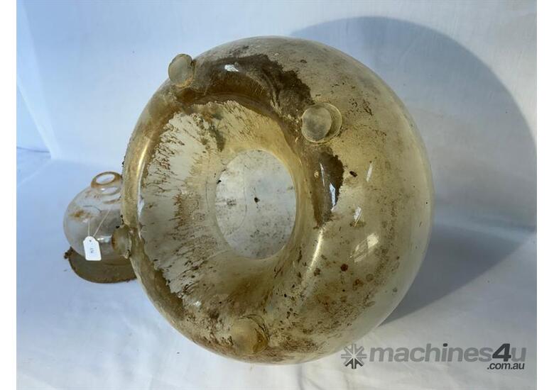caption QTY X 2 GLASS FLY TRAPS