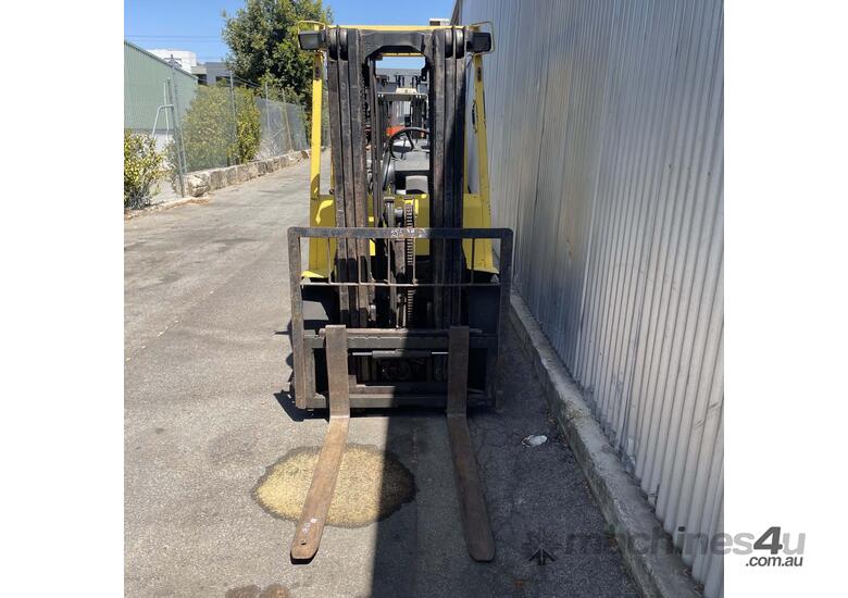 caption Hyster 2500kg LPG Forklift With 3830mm 3 Stage Mast & Sideshift