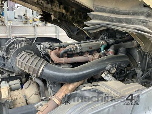 caption 2010 Scania R 6X4 6x4 Sleeper Cab Prime Mover