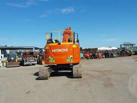 Hitachi ZX225USLC-5B - picture2' - Click to enlarge