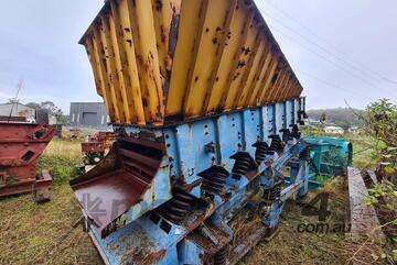 WES Vibrating Feeder Dewaterer