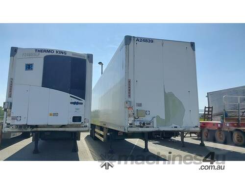 caption Schmitz Cargobull SK024