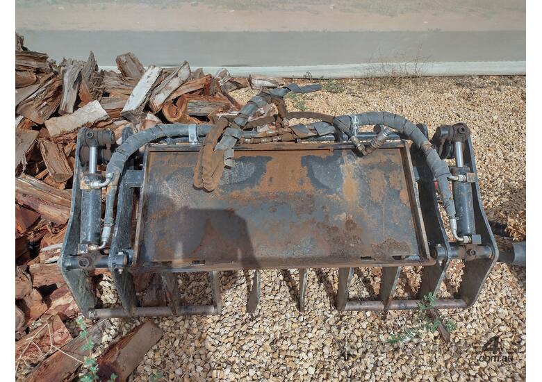 caption COMMANDO AS550TS