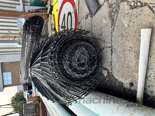 caption QTY OF BLACK MESH