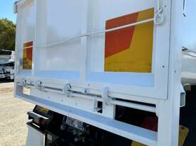 2005 Isuzu C3 C Series Prime Mover/Tipper - picture1' - Click to enlarge