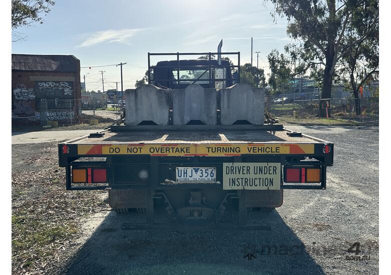 caption 2006 UD CW385 6x4 Tray Truck (Manual)